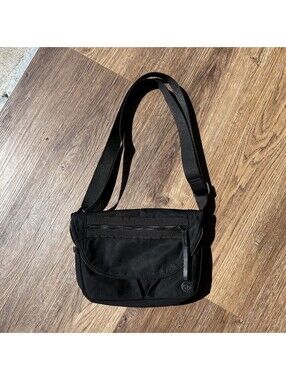 Lululemon All Night Festival Bag 5L Black Crossbody Messenger Travel Purse Flap